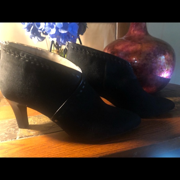 LIFE STRIDE BLACK SUEDE BOOTIE WM 11 STUDDED LOOK - Picture 2 of 4